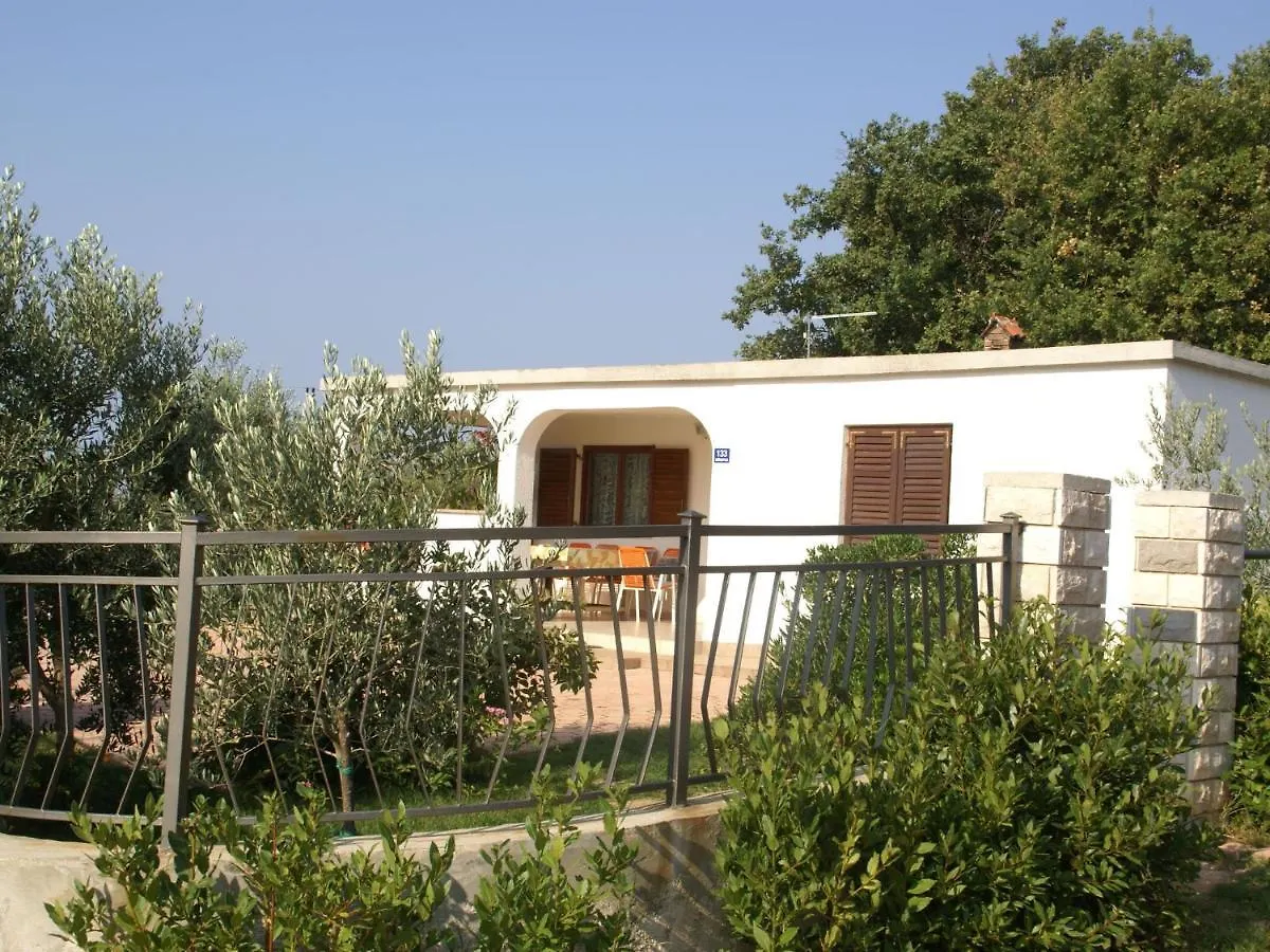 Spacious Bungalow Near Sea In Medulin Holiday home