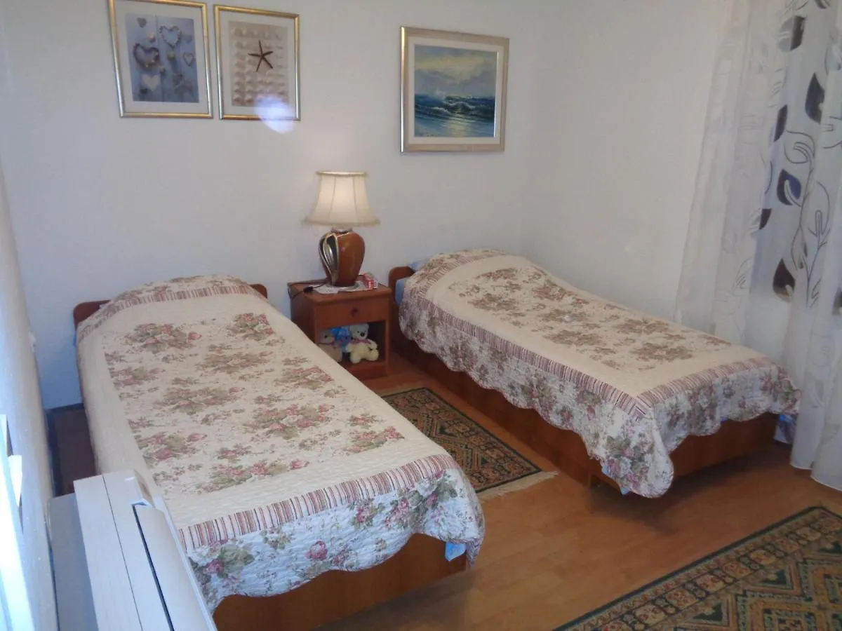 Spacious Bungalow Near Sea In Medulin