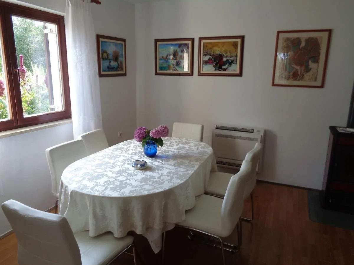 Spacious Bungalow Near Sea In Medulin Croatia